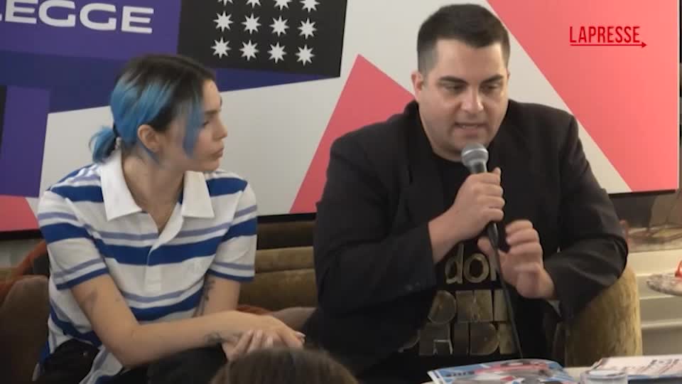 roma pride 2025 portavoce presenti bandiere sia palestinesi che ebraiche