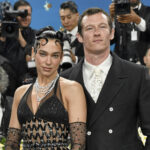 Dua Lipa e Callum Turner si sposano, la conferma a Vogue