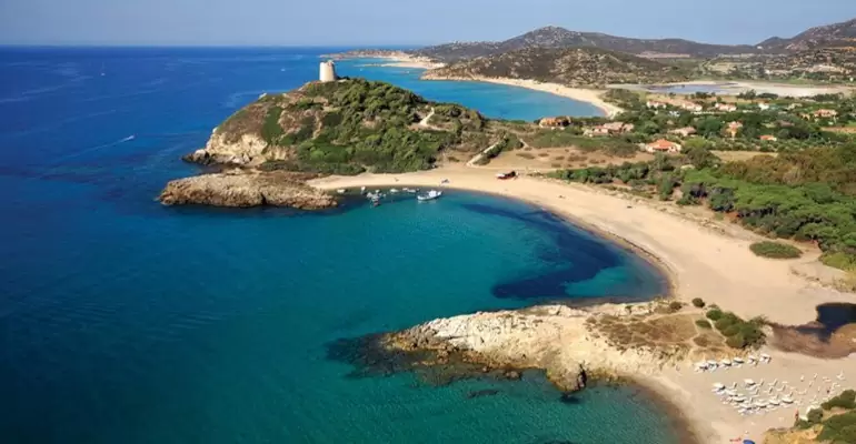 La Sardegna regina dell’estate 2025, al Sud il mare più bello La Sardegna regina dell’estate 2025, al Sud il mare più bello
