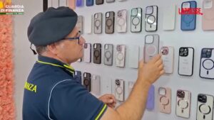 Reggio Calabria, Gdf scopre e sequestra un opificio di prodotti contraffatti con annesso show room