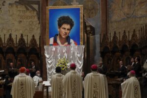 Una cerimonia in onore del beato Carlo Acutis, che diventerà santo il 7 settembre