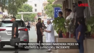 Incidente aereo Air India, il primo ministro Modi visita l’unico sopravvissuto