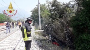 Verona, precipita ultraleggero: 2 feriti gravi, interrotta linea ferroviaria Brennero