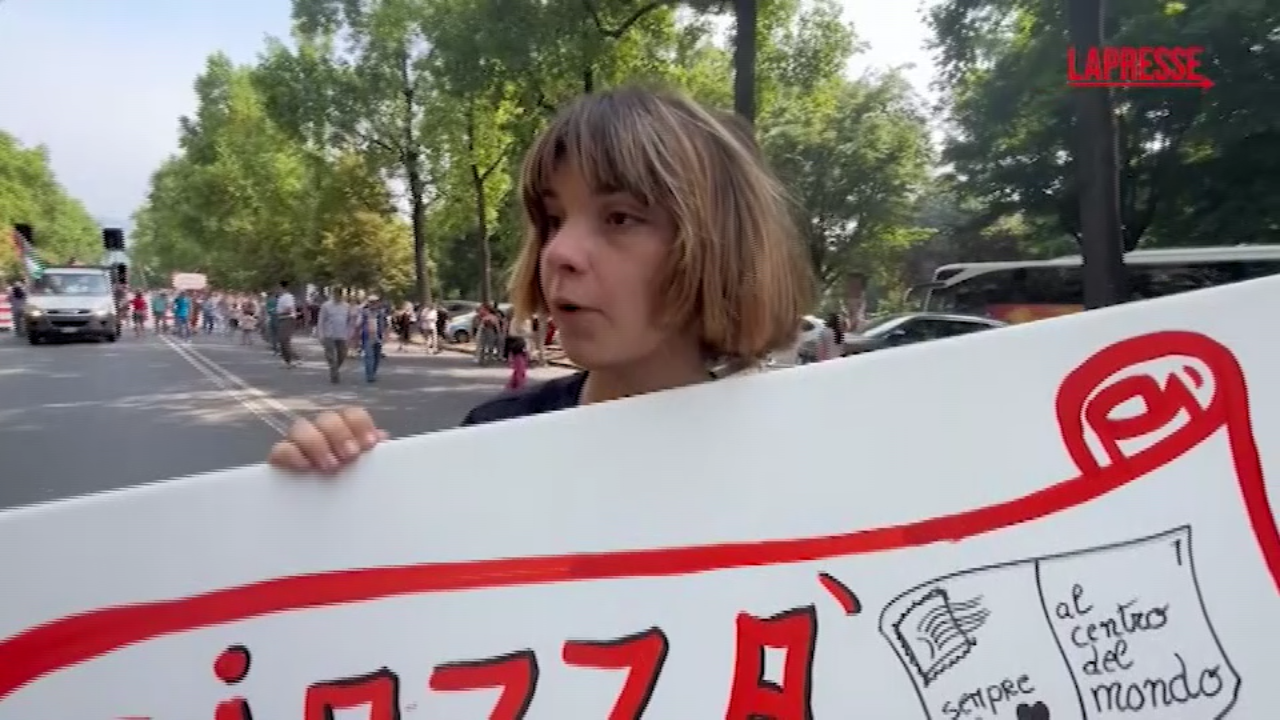 Gaza, italiana fermata al Cairo per la marcia pro Pal: “La Farnesina non ha fatto nulla” Gaza, italiana fermata al Cairo per la marcia pro Pal: “La Farnesina non ha fatto nulla”