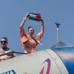 Roma Pride 2025, Rose Villain sul carro di Muccassassina con la bandiera palestinese