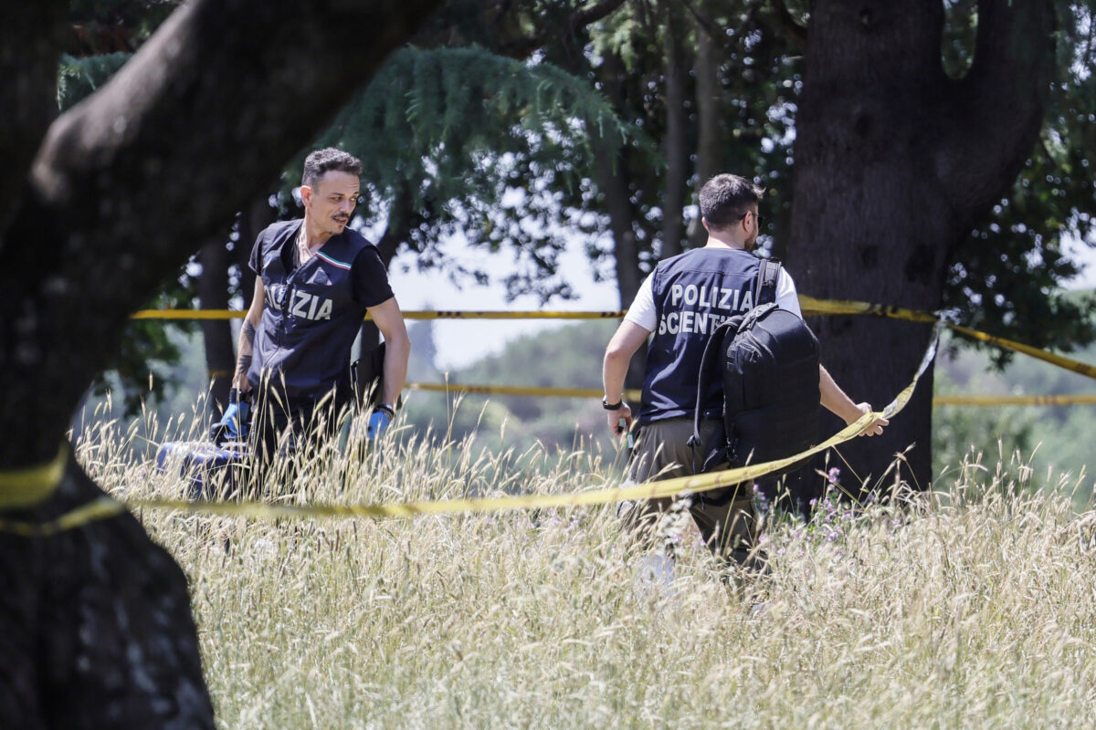 Villa Pamphili, Rexal Ford con la bimba in braccio il 5 giugno: la foto di ‘Chi l’ha visto’