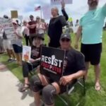 California, protesta ‘No Kings’ contro Trump a Laguna Beach: “Rivogliamo la democrazia”