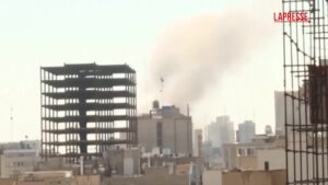 Iran, colonne di fumo su Teheran nel terzo giorno di attacchi israeliani