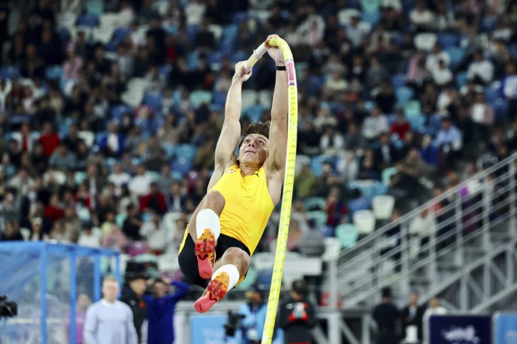 Duplantis, nuovo record del mondo nel salto con l’asta: 6,28 metri Duplantis, nuovo record del mondo nel salto con l’asta: 6,28 metri