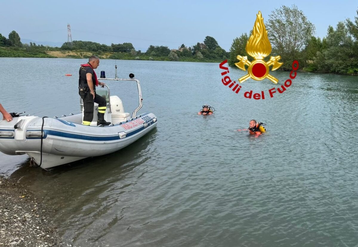 Firenze, bimbo di 10 anni scompare mentre fa il bagno al lago: trovato senza vita
