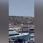 Atene, elicottero che trasportava turisti precipita in mare: il video dell’incidente