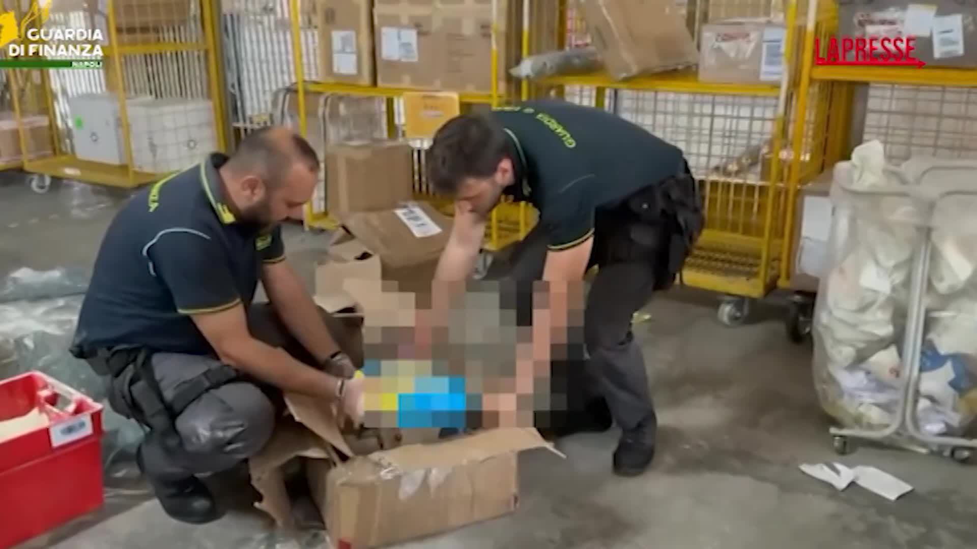 Napoli, nascondevano ketamina nella farina Made in Italy diretta a Los Angeles Napoli, nascondevano ketamina nella farina Made in Italy diretta a Los Angeles