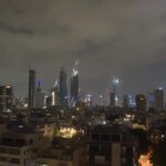 Israele-Iran, Tel Aviv svegliata all’alba dal suono delle sirene: le immagini