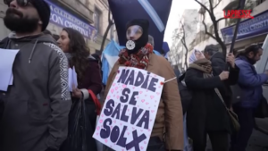Argentina, Cristina Fernandez ai domiciliari: i supporter la difendono