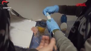 Bergamo, falso medico eseguiva interventi estetici: denunciata