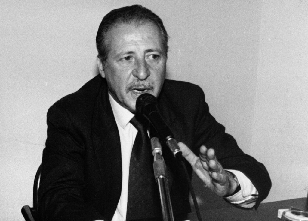 Tracce maturità 2025 su Borsellino, i figli: “Il sacrificio di papà sta dando frutti” Tracce maturità 2025 su Borsellino, i figli: “Il sacrificio di papà sta dando frutti”