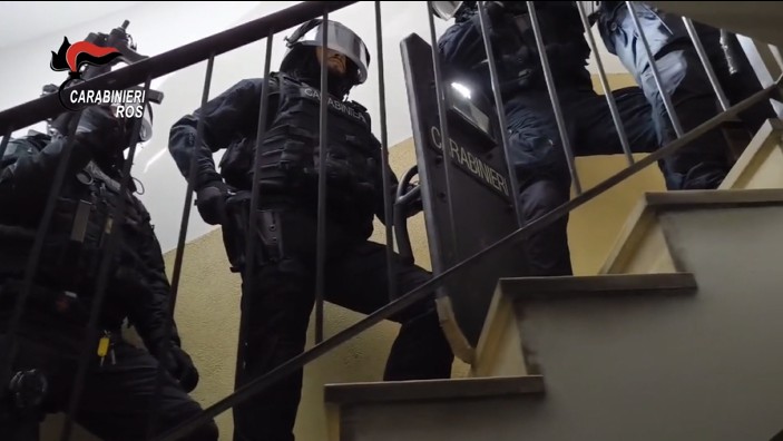 perugia arrestato un 20enne affiliato allo stato islamico era pronto a colpire anche in occidente