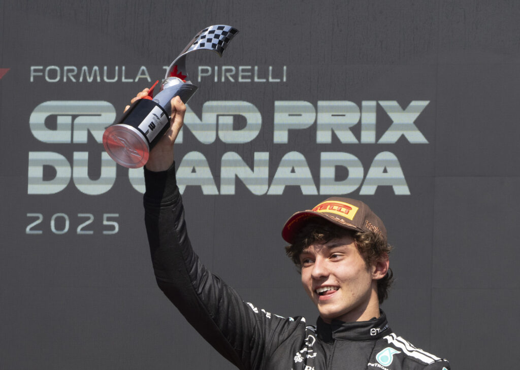 Kimi Antonelli fa la maturità, ecco la traccia scelta dal pilota F1 Kimi Antonelli fa la maturità, ecco la traccia scelta dal pilota F1