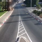 Israele-Iran, frammento missile Teheran colpisce il suolo a Or Yehuda: il video dell’impatto