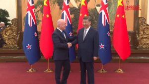 Cina, Xi riceve il primo ministro neozelandese Luxon: le immagini dell’incontro