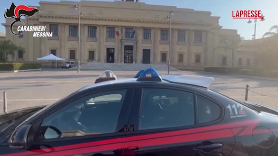 Messina, 5 fermi per favoreggiamento dell’immigrazione clandestina: le immagini dell’operazione Messina, 5 fermi per favoreggiamento dell’immigrazione clandestina: le immagini dell’operazione