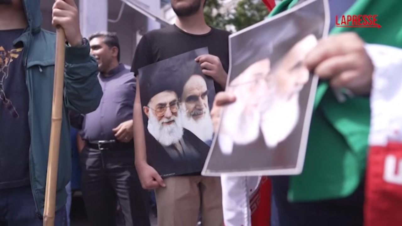 venezuela sostenitori di maduro in piazza per l8217iran il video della manifestazione