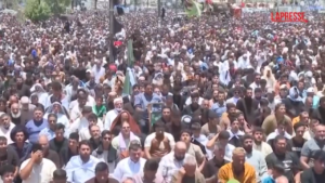Baghdad, migliaia di sciiti in piazza: le immagini della protesta contro Usa e Israele