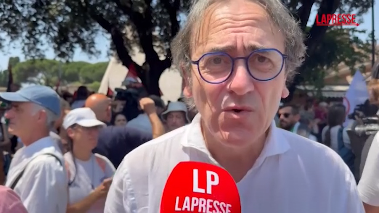Corteo contro il riarmo, Bonelli (Avs): “Non vogliamo essere complici di una guerra globale” Corteo contro il riarmo, Bonelli (Avs): “Non vogliamo essere complici di una guerra globale”