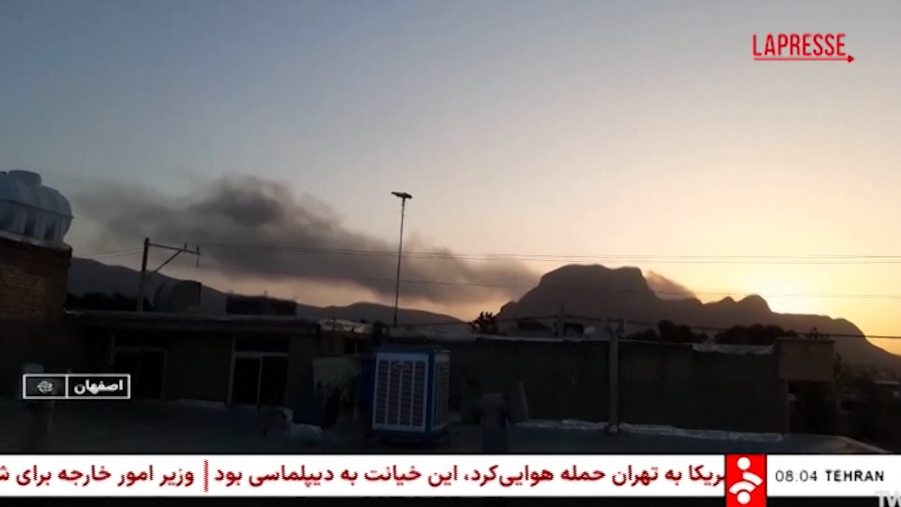 Israele Iran, colpito il sito nucleare di Isfahan: le immagini degli attacchi di Tel Aviv Israele Iran, colpito il sito nucleare di Isfahan: le immagini degli attacchi di Tel Aviv