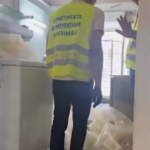 Catania, blatte in dispensa e lavoratori in nero: chiuso un ristorante