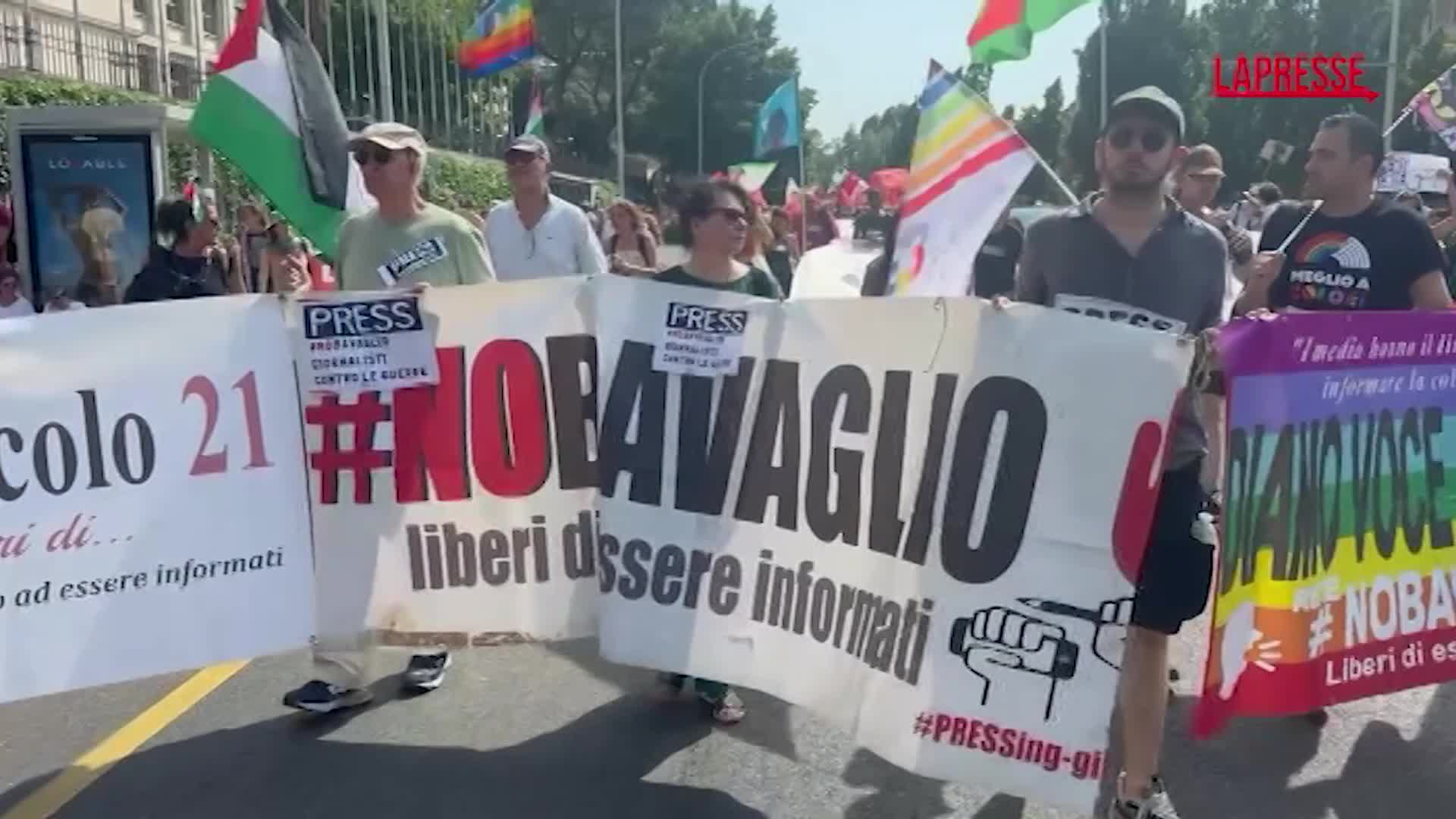 corteo contro il riarmo la rete dei giornalisti 8216no bavaglio8217