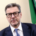 Pensioni, operativo il ‘bonus Giorgetti’ per chi posticipa l’uscita: come funziona