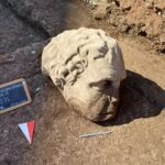 Roma, riemersa testa marmorea negli scavi di via Alessandrina