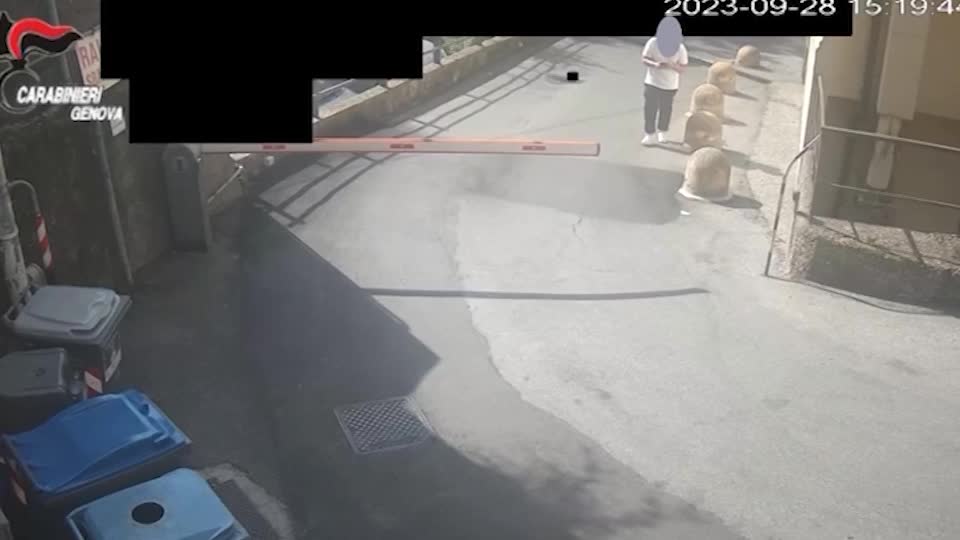Truffe agli anziani, 13 arresti nel Napoletano: gli audio dei raggiri Truffe agli anziani, 13 arresti nel Napoletano: gli audio dei raggiri