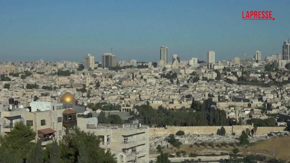 Israele Iran, missili intercettati nei cieli sopra Gerusalemme Israele Iran, missili intercettati nei cieli sopra Gerusalemme