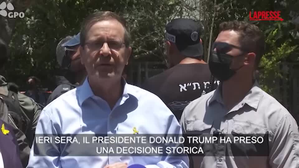 israele herzog visita i luoghi colpiti dai missili iraniani a tel aviv