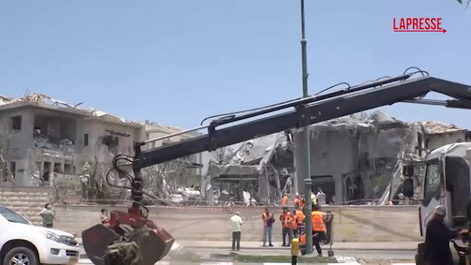 Israele Iran, le case distrutte da missili iraniani a Ness Ziona Israele Iran, le case distrutte da missili iraniani a Ness Ziona