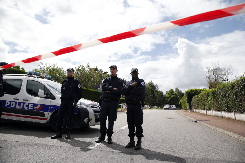 Francia, sparatoria a un matrimonio: 2 morti tra cui la sposa Francia, sparatoria a un matrimonio: 2 morti tra cui la sposa