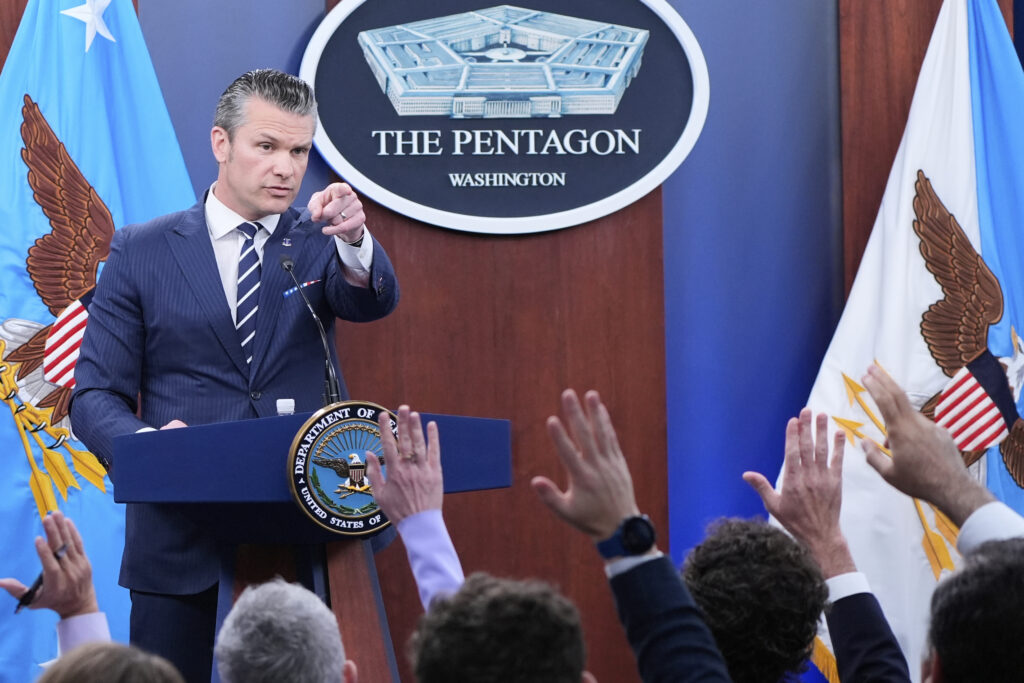Usa confermano lo “schiacciante successo” dell’attacco in Iran: “Nostro nemico è il nucleare” Usa confermano lo “schiacciante successo” dell’attacco in Iran: “Nostro nemico è il nucleare”