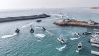 Motovedette dell'Iran nello stretto di Hormuz