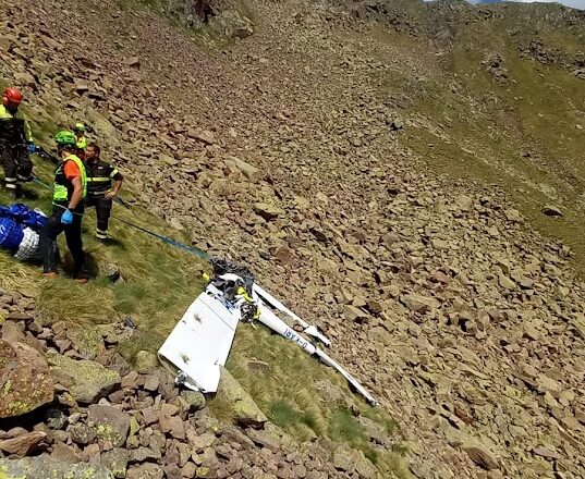 Trentino, ultraleggero precipita su Cima Bocche: due morti Trentino, ultraleggero precipita su Cima Bocche: due morti
