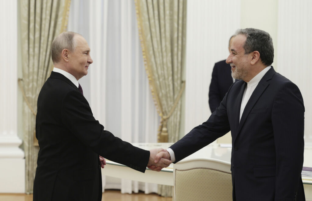 Iran, Putin incontra il ministro Araghchi: “Verso Teheran aggressione immotivata” Iran, Putin incontra il ministro Araghchi: “Verso Teheran aggressione immotivata”