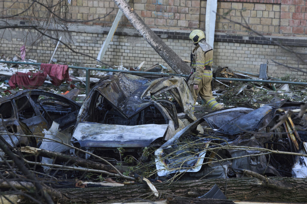 Ucraina, nella notte missili russi su Kiev: morti e feriti Ucraina, nella notte missili russi su Kiev: morti e feriti