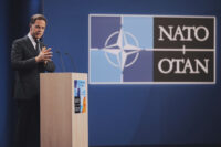 Mark Rutte, segretario generale della Nato, parla in conferenza stampa alla vigilia del vertice dell'Alleanza all'Aja in Olanda