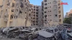 Israele-Iran, missili su Beer Sheva dopo il cessate il fuoco: le immagini dei soccorsi