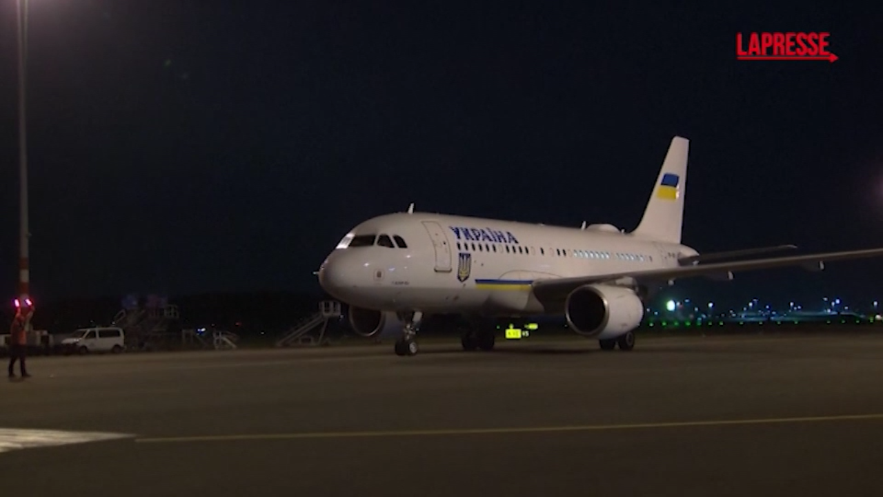 Ucraina, Zelensky è arrivato in Olanda dove si tiene il vertice della Nato Ucraina, Zelensky è arrivato in Olanda dove si tiene il vertice della Nato
