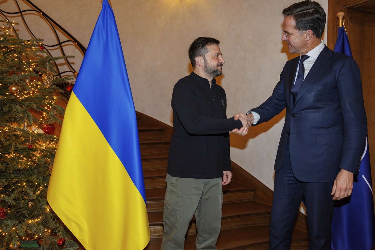 Nato, vertice all’Aja: Rutte accoglie Zelensky