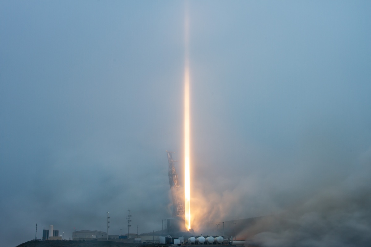 Spazio, lanciati altri 7 satelliti della costellazione italiana Iride Spazio, lanciati altri 7 satelliti della costellazione italiana Iride