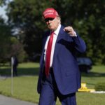 Caso Epstein, rabbia Maga contro Trump: “Renda pubblici i documenti segreti”. Lui: “Truffa dem”