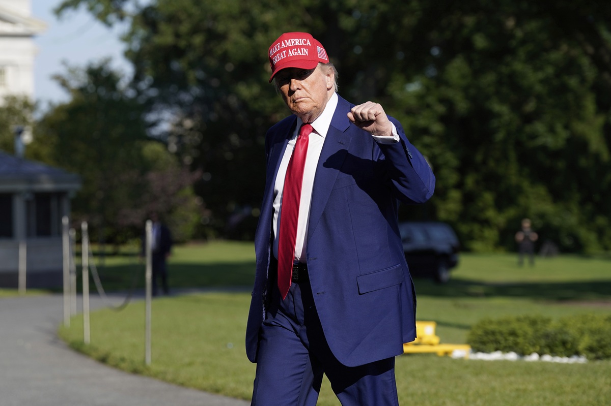Caso Epstein, rabbia Maga contro Trump: “Renda pubblici i documenti segreti” Caso Epstein, rabbia Maga contro Trump: “Renda pubblici i documenti segreti”